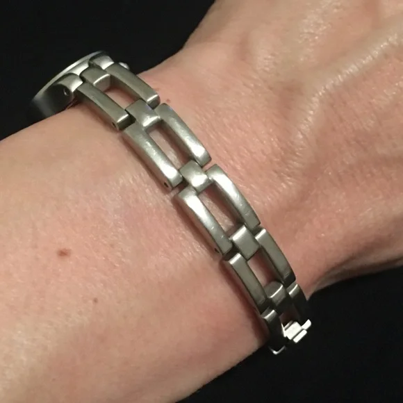 Vintage Purple Face Fossil Watch - Picture 4 of 9